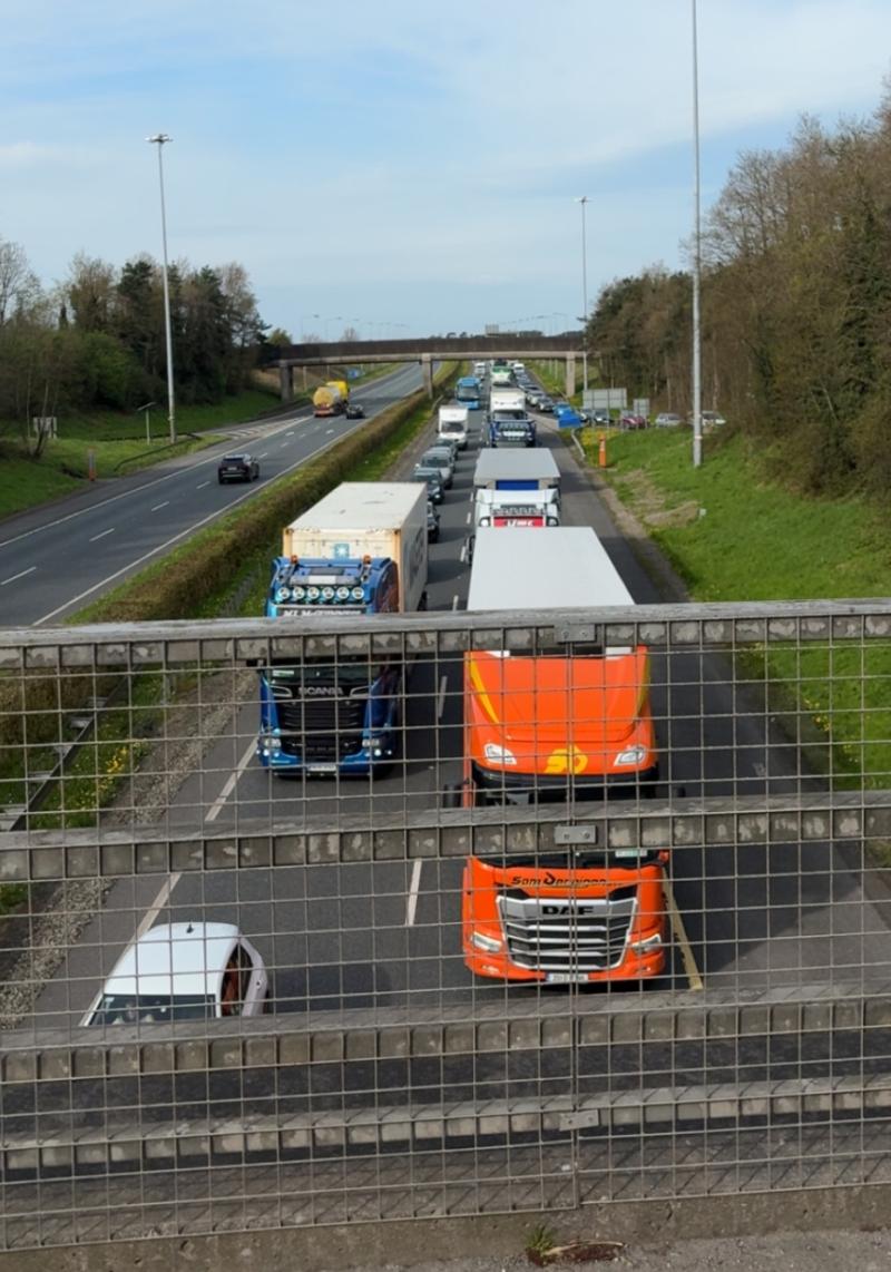BREAKING: Traffic chaos on Kildare motorway as vehicles come to a halt