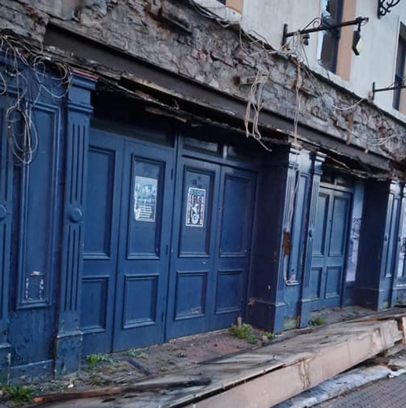 BREAKING: Contractors notified following shopfront collapse on Main Street of Newbridge, Kildare