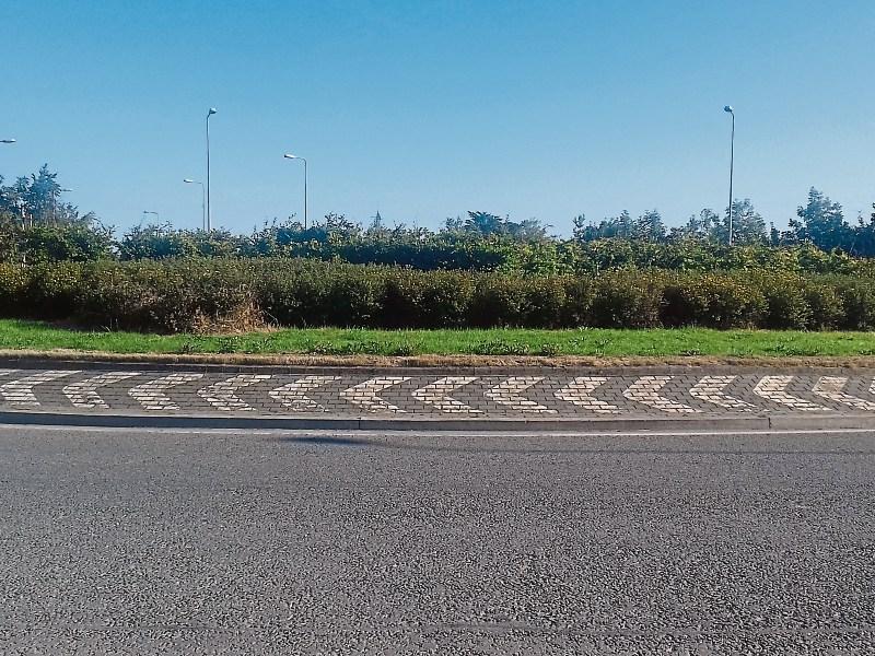 Roundabout roads should be clearly marked says Kildare councillor