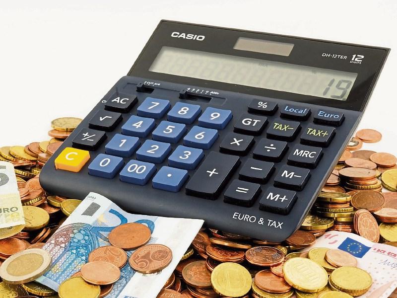 'Very sinister'- Irish mother regrets booking family holiday amid expected hike in college fees this autumn