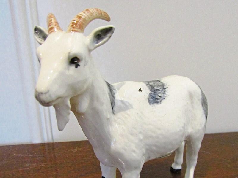 Major online house clearance auction to be held this weekend