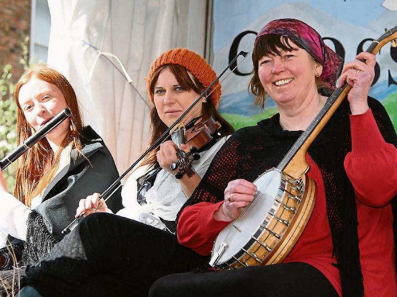 Huge Kildare Comhaltas trad session at the Curragh this Sunday