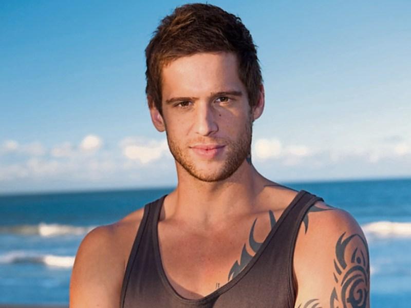 Home and Away's 'Heath' struggles to pronounce Naas ahead of visit