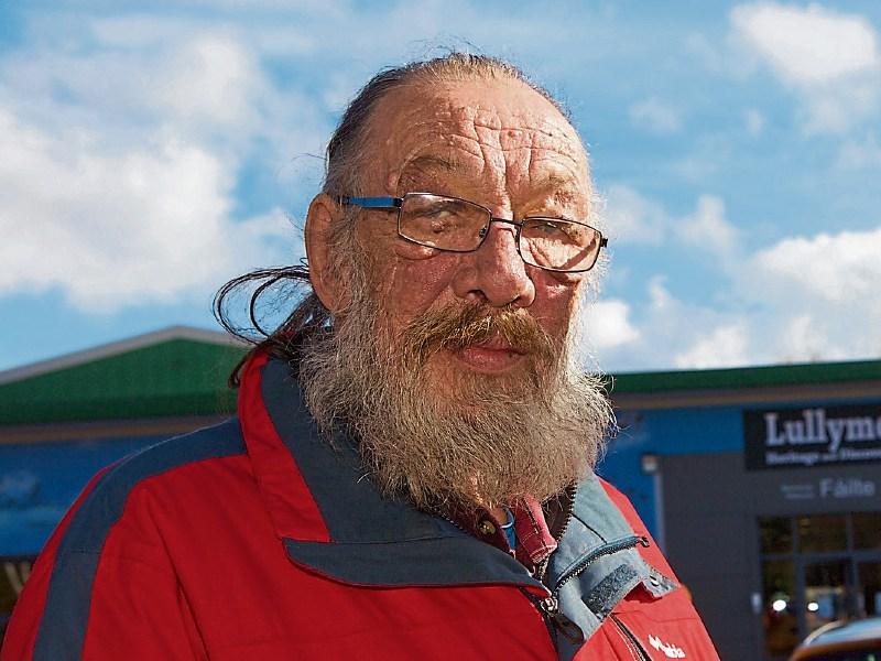 Warm tributes paid to late Kildare broadcaster Dick Warner, laid to rest today