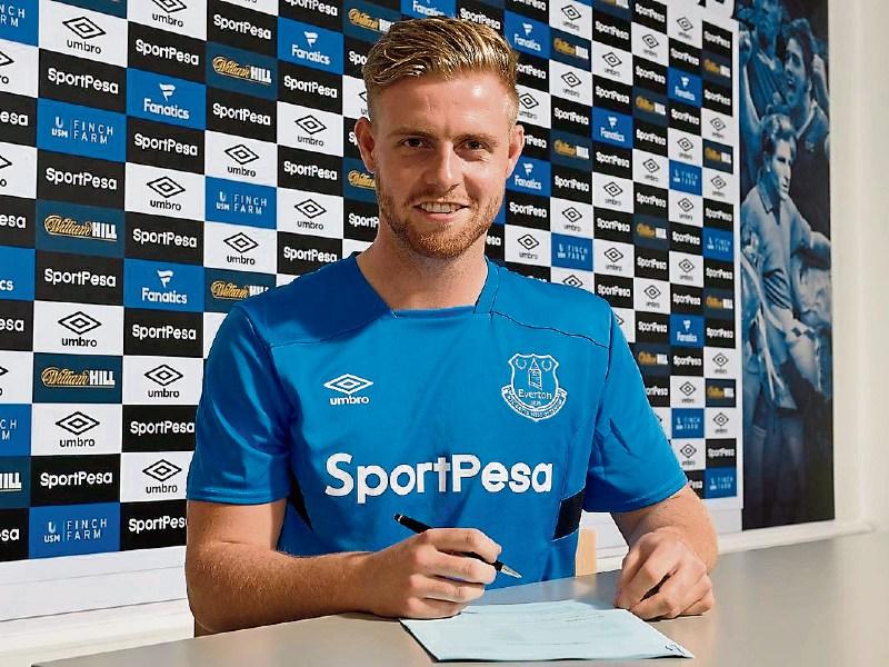 Kildare's Sam Byrne signs new deal with Everton