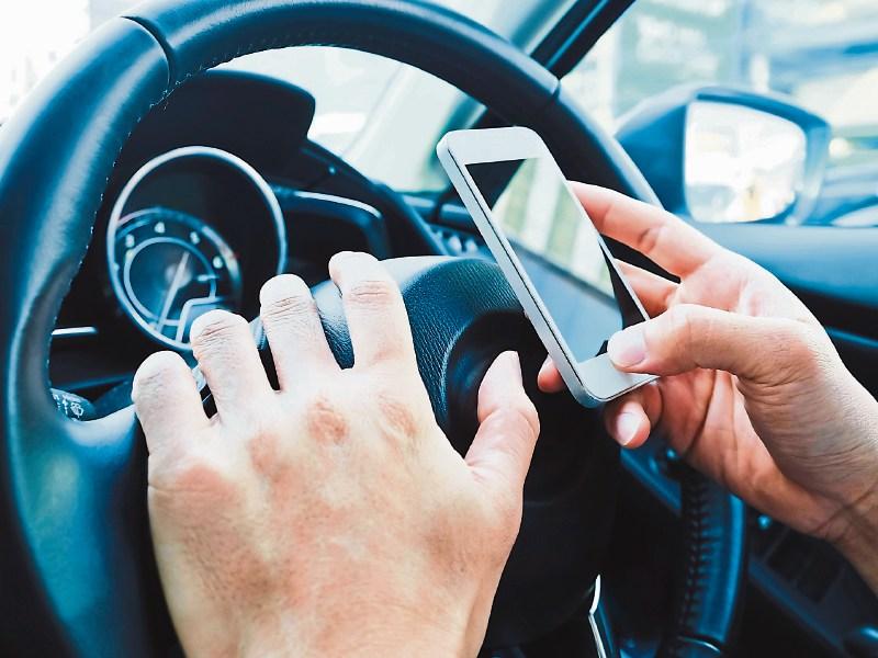 Kildare gardai searching for drivers using mobiles today