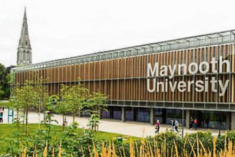 Huawei Ireland awards €10,000 to two STEM students in Maynooth University