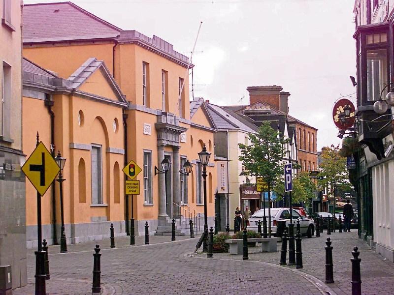 Monasterevin man stole wallet in bookies shop