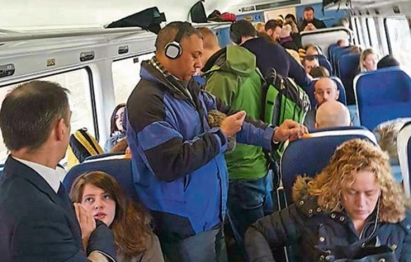 Passengers irate over extreme overcrowding on Newbridge train this morning