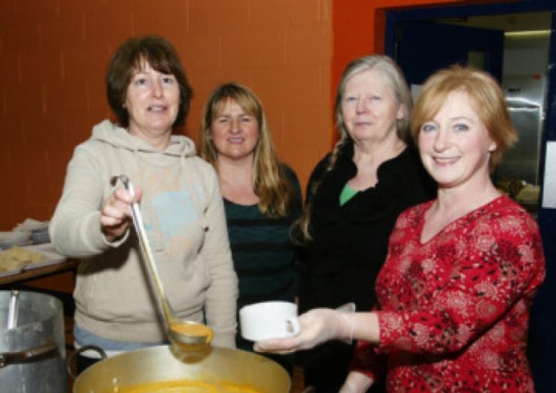Feeding the troops Janet Colgan, Jo Cawley,Morna Hosey, Mary Murphy.