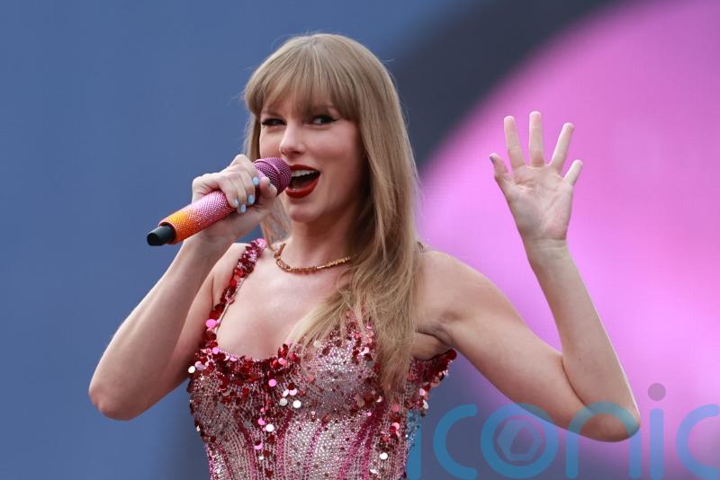 Taylor Swift delights Dublin fans as she praises Irish storytellers and accents